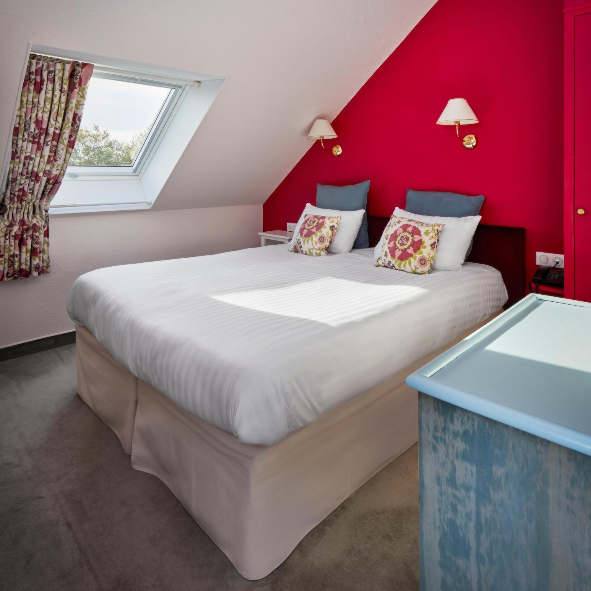 Logis Hotel Les Fuchsias Saint-Vaast-la-Hougue Eksteriør billede
